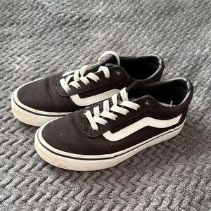 Vans Classic Black and White